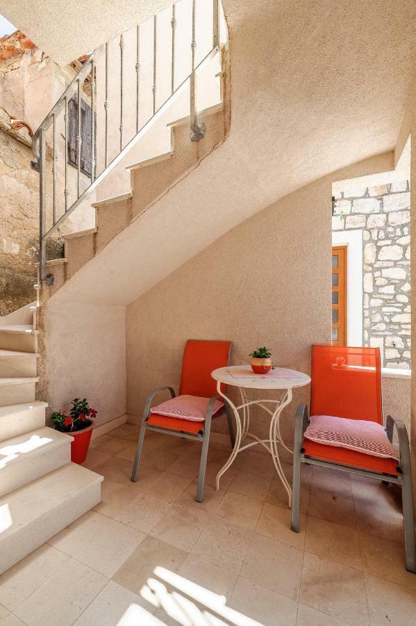 Apartmani Aligator Primosten Exterior photo